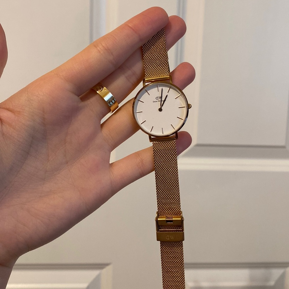 Gold Daniel Wellington classic watch, women’s 26mm